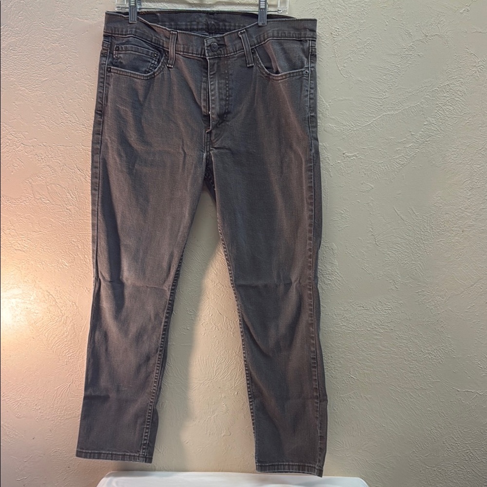 Levi's Gray Straight Jeans with Classic Denim Style